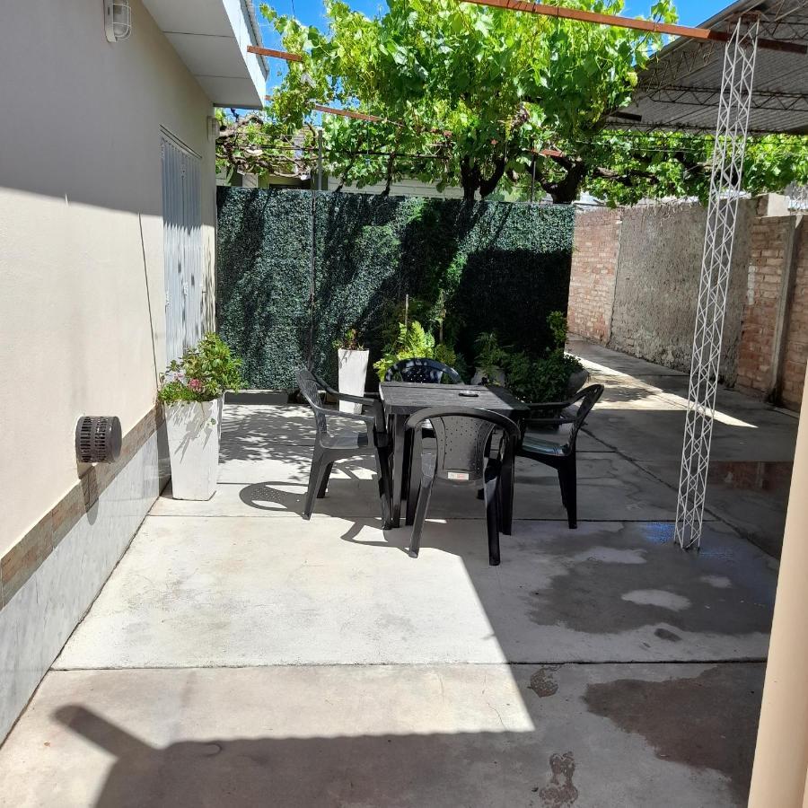 Alojamiento Sarmiento General Alvear  Exterior photo